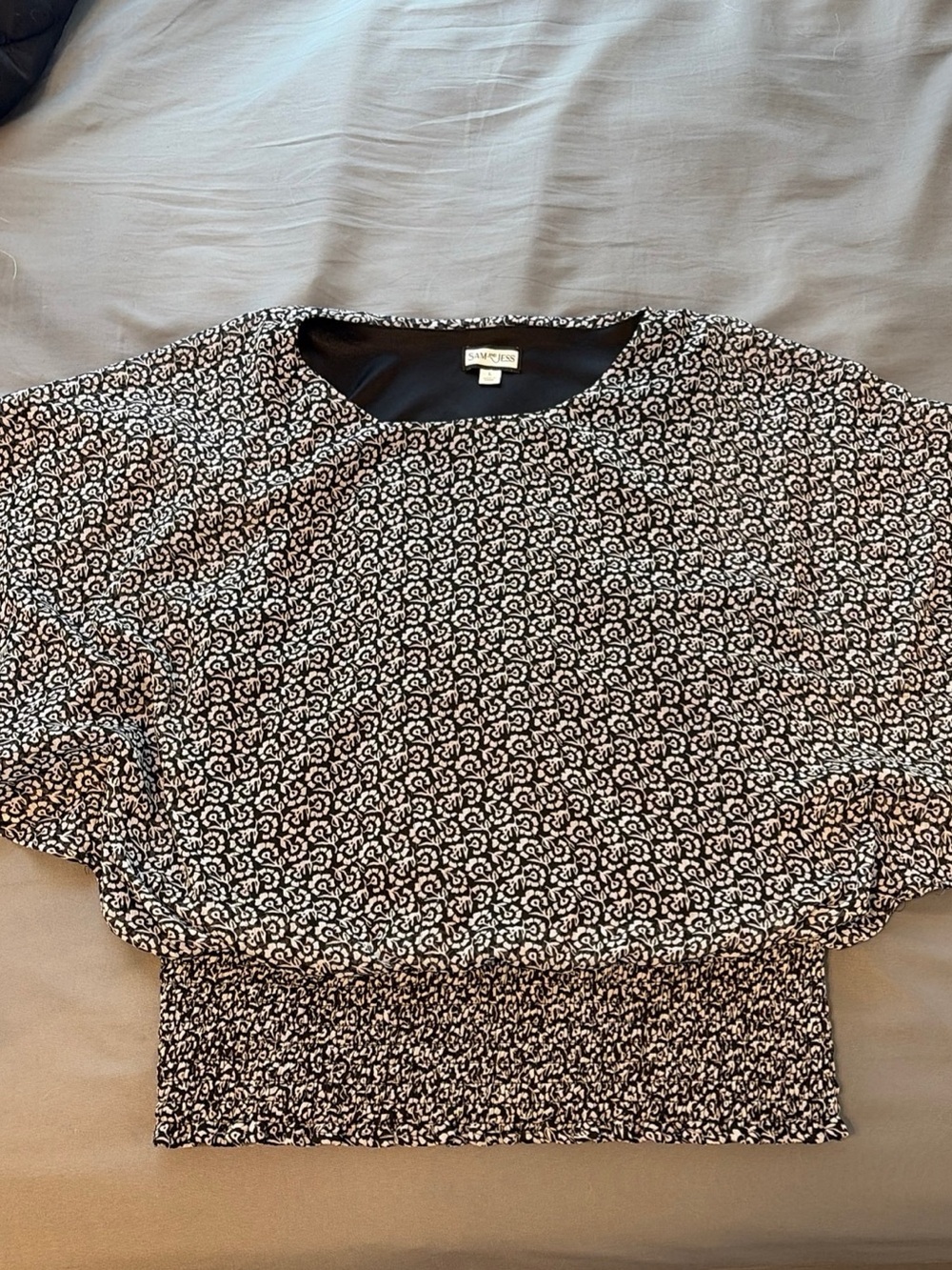 Ann Taylor Black & White Puff-Sleeve Smocked-Hem Top